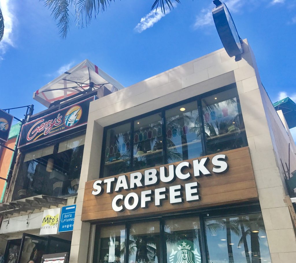 もちろんボラカイ島にもSTARBUCKS(スターバック)あります・・・ 